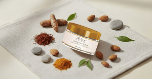 Pix’me best scrub in a jar formulated with turmeric, saffron, apricot oil, and almond oil for gentle exfoliation